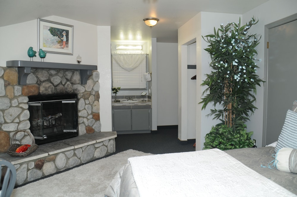 The North Shore Inn - photo 55