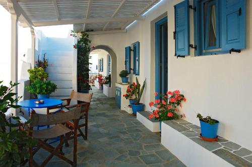Studios Artemis in Folegandros, Greece