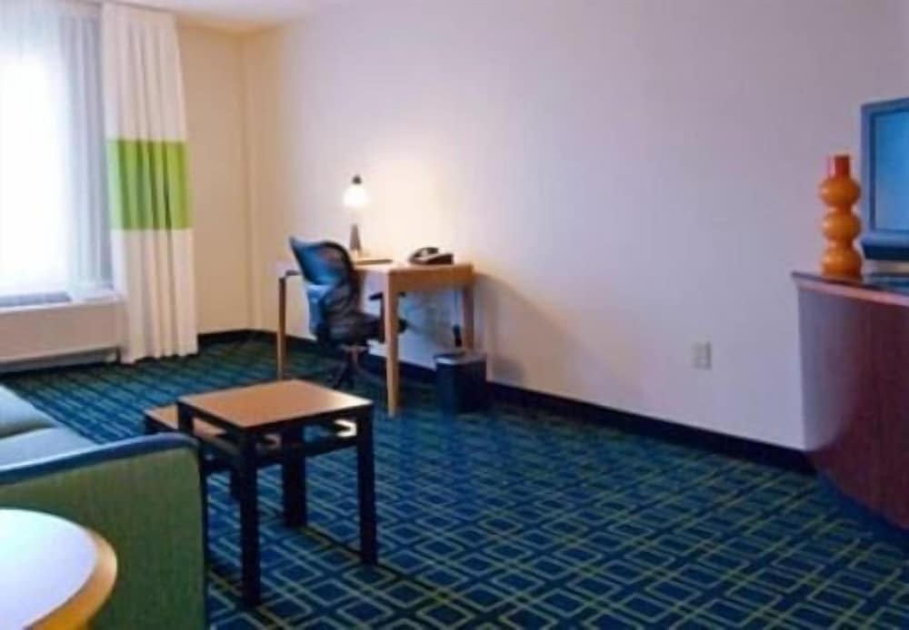 Fairfield Inn & Suites by Marriott Plainville - photo 9