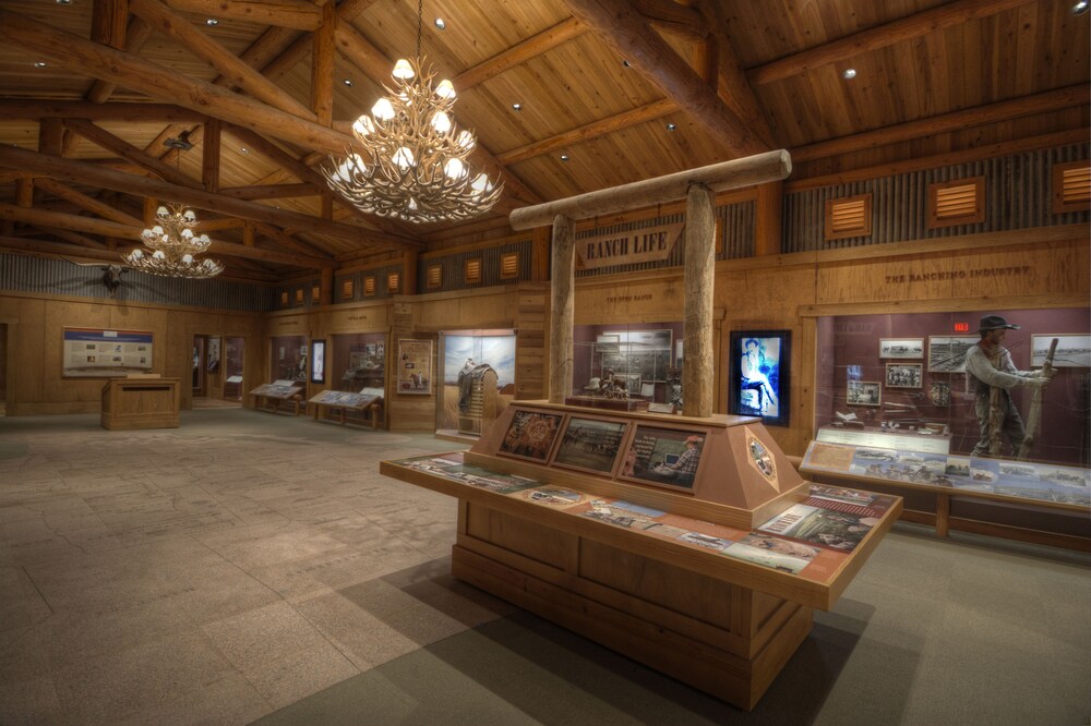 Best Western Plus Saddleback Inn & Conference Center - photo 32