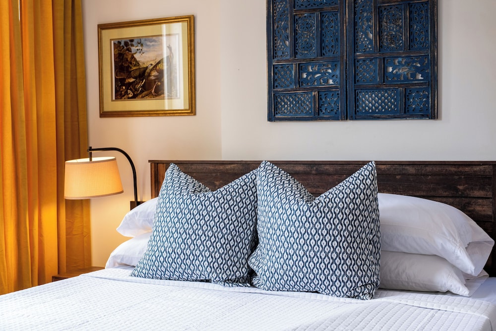 The Woodford Hotel - photo 7