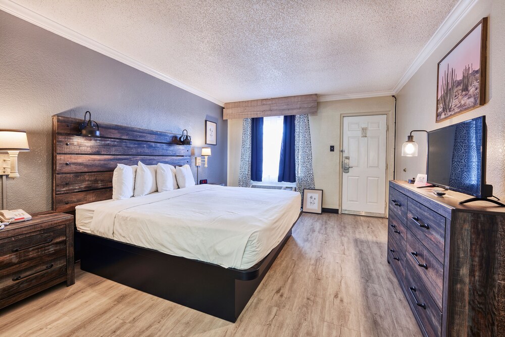 San Mateo Inn - photo 9