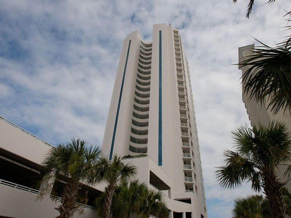 Island Tower 2602PH 4 Br Condo - photo 34