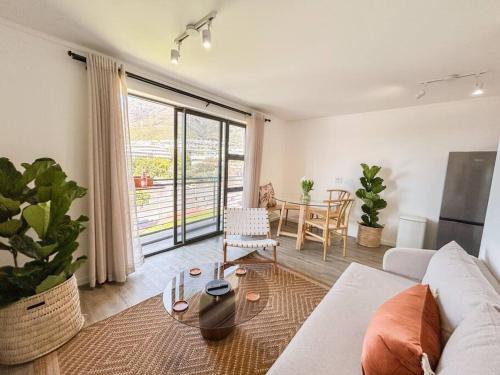 Chic 1 Bedroom Retreat with Mountain Views