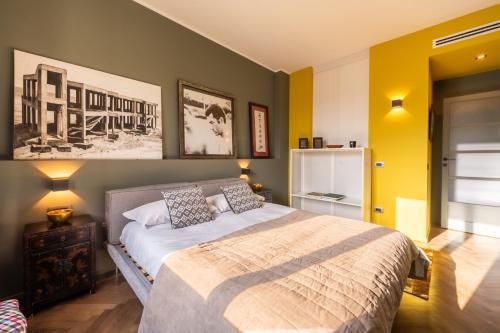 Milano Centrale Elegant Apartment — 4-Star Luxury Hotel in Milan, Italy
