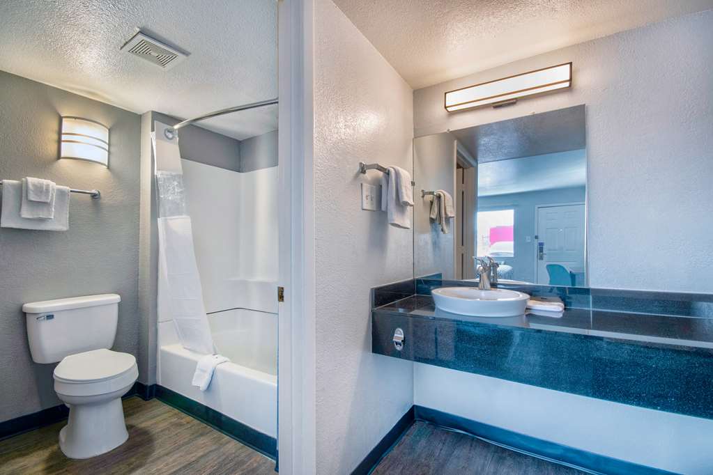 Motel 6 Albuquerque NM Carlisle - photo 15