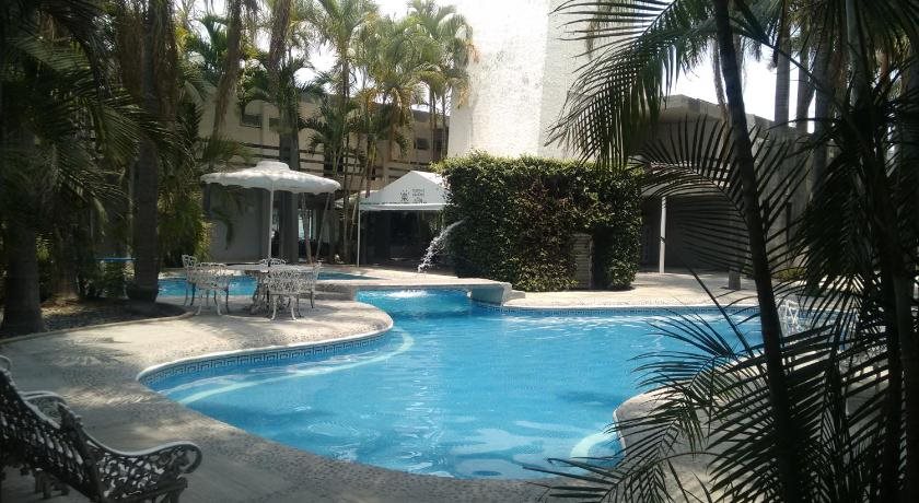 Hotel Suites del Real