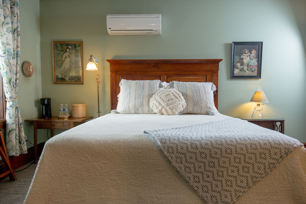 Inn at Cedar Crossing - photo 16