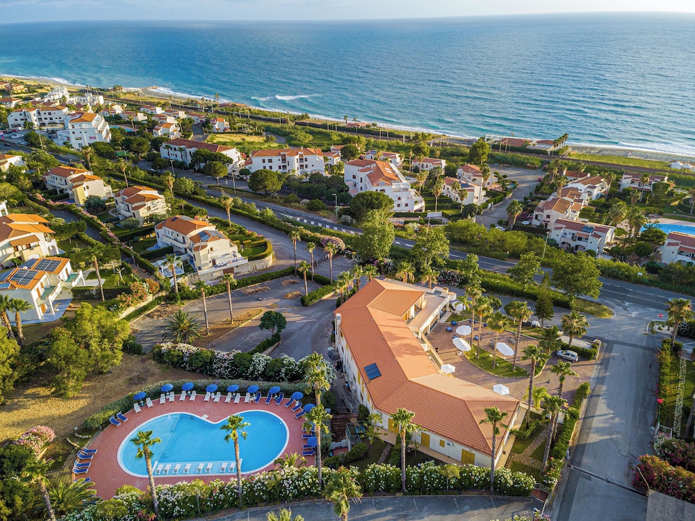 Residence Antigua — 4-Star Luxury Hotel in Bonifati, Italy