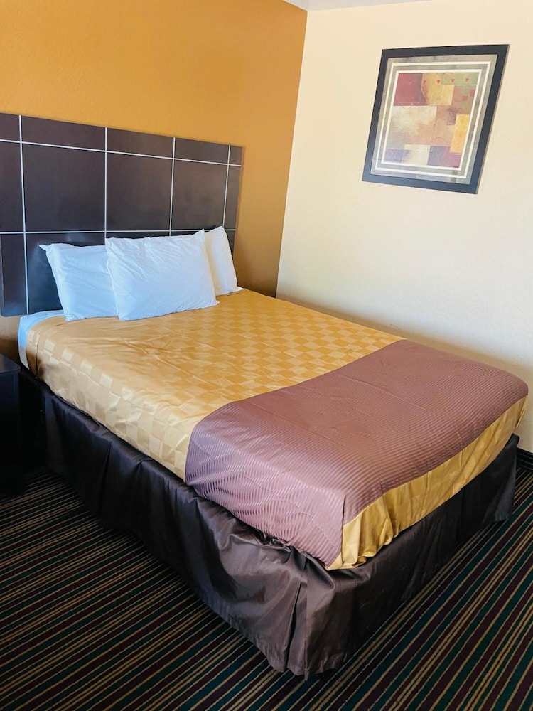 Sona Inn Dilley - photo 14