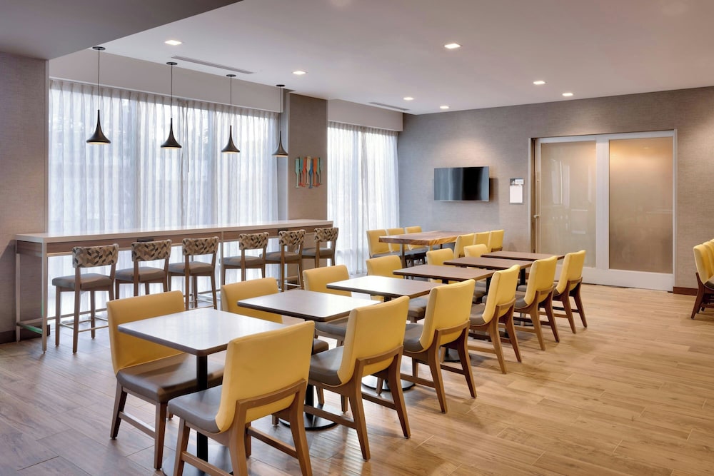 TownePlace Suites by Marriott Los Angeles LAX Hawthorne - photo 39