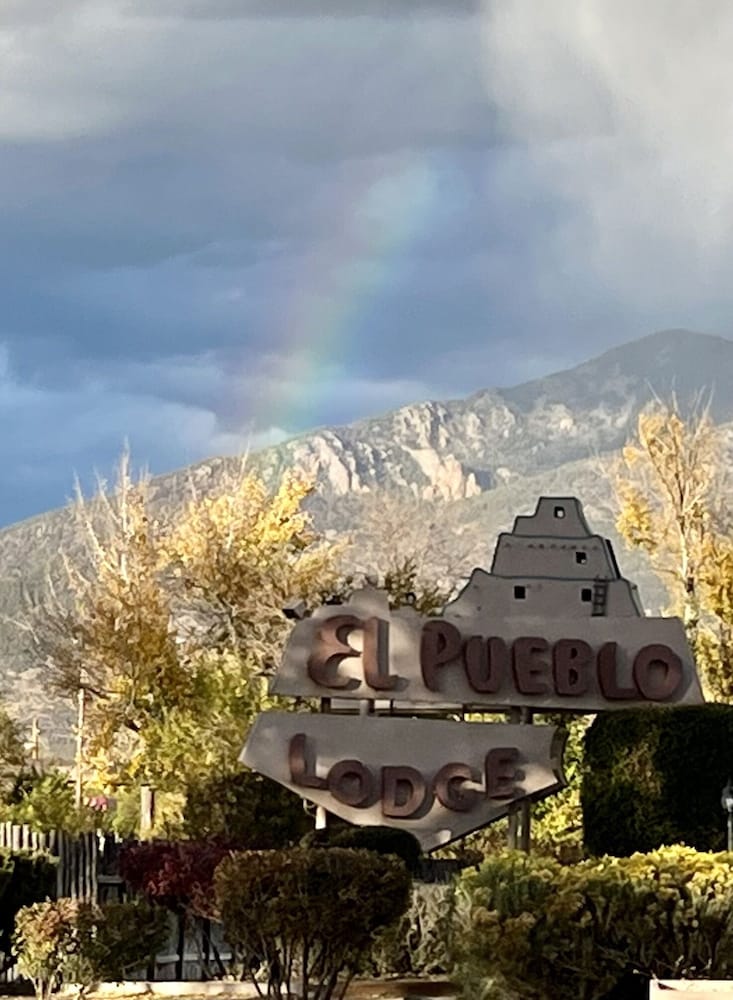 El Pueblo Lodge - photo 35