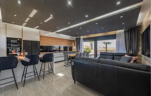 Awesome Home In Privlaka With Kitchen — Privlaka — photo 4