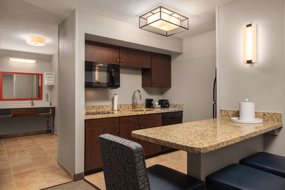 Hampton Inn & Suites El Paso Airport - photo 29
