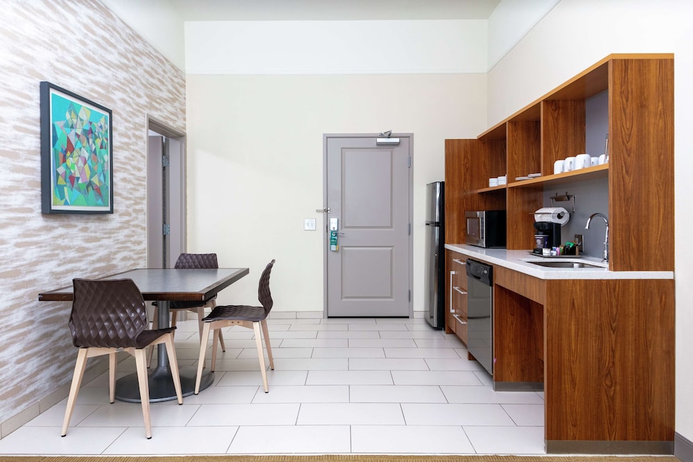 Home2 Suites by Hilton Fayetteville Fort Bragg - photo 10