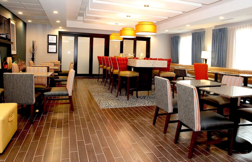 Hampton Inn Suffolk - photo 51
