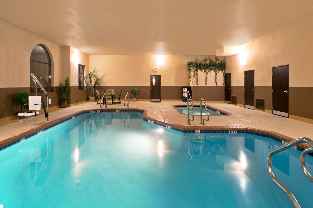 Holiday Inn Express Show Low by IHG - photo 20