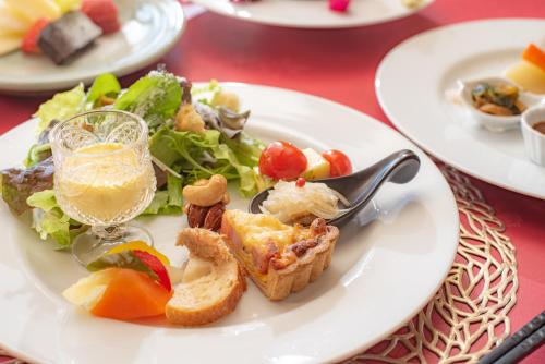 Lake Side Inn Beehive in Fukushima, Japan