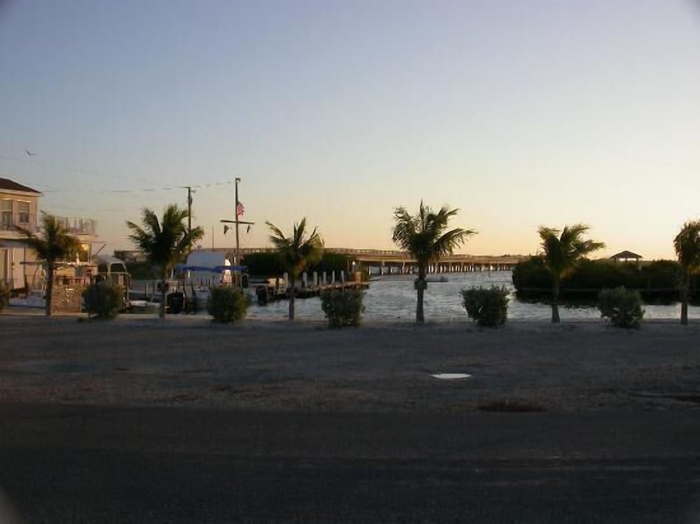 Old Wooden Bridge Resort & Marina - photo 154
