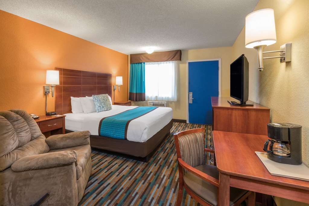 Days Inn by Wyndham Tucumcari - photo 4