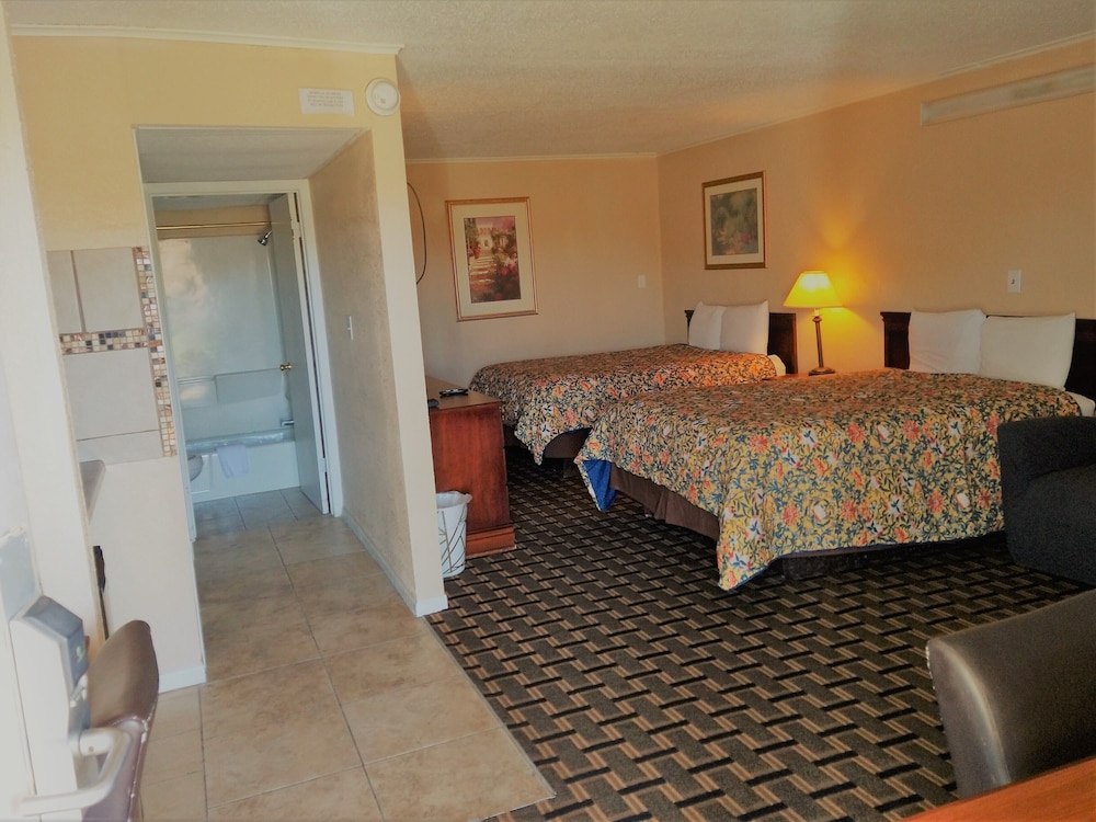 Grand View Plaza Inn & Suites - photo 62