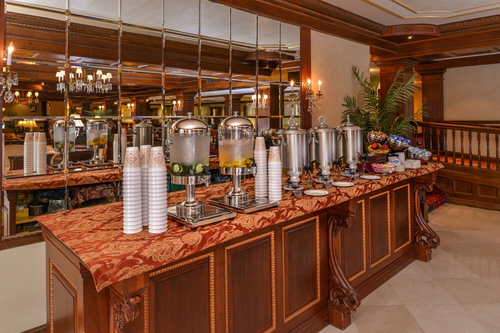 Madison Hotel - photo 32