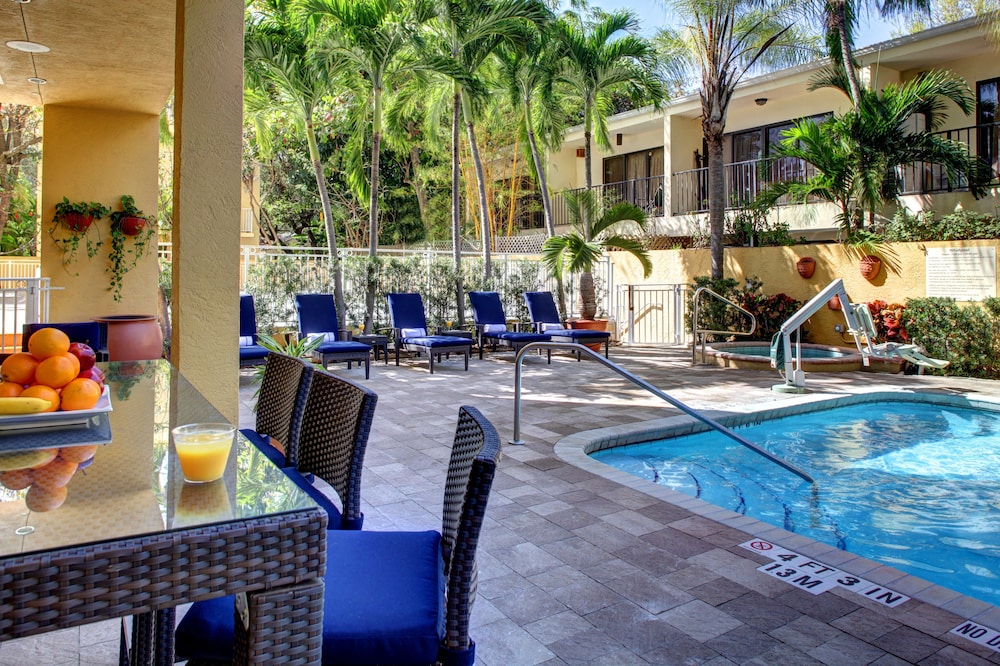 Hampton Inn Miami Coconut Grove Coral Gables - photo 22