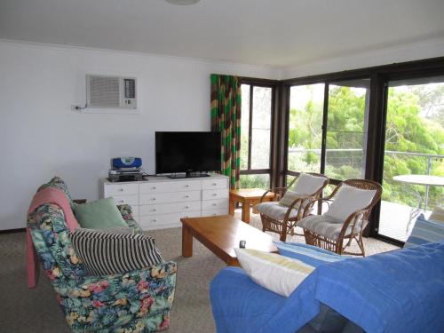 Polwarth BYO Linen in Lorne, Australia