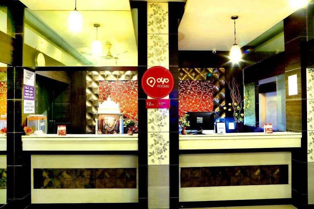 Oyo 2811 Hotel Meera — Raipur