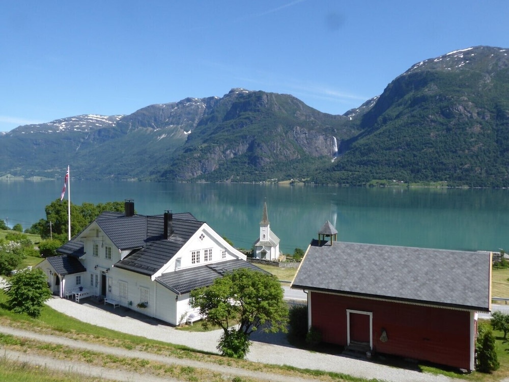 Nes Gard — hotel in Sogndal
