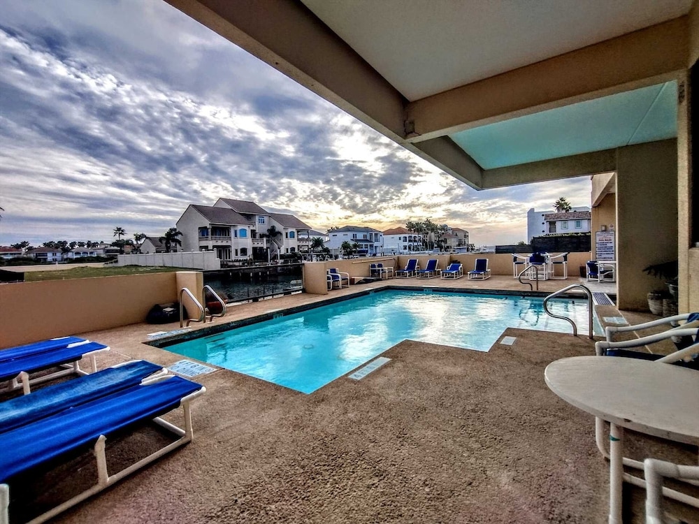 Landfall Towers 71 Minium 2 Bedroom Condo by RedAwning - photo 18