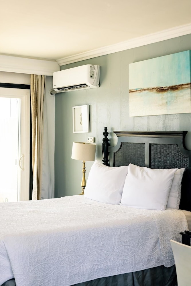 Laguna Cove Hotel - photo 46
