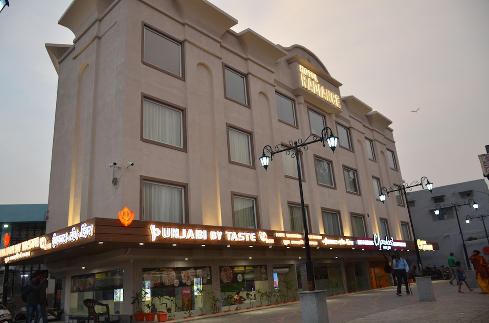Hotel Radiance — hotel in Bareilly