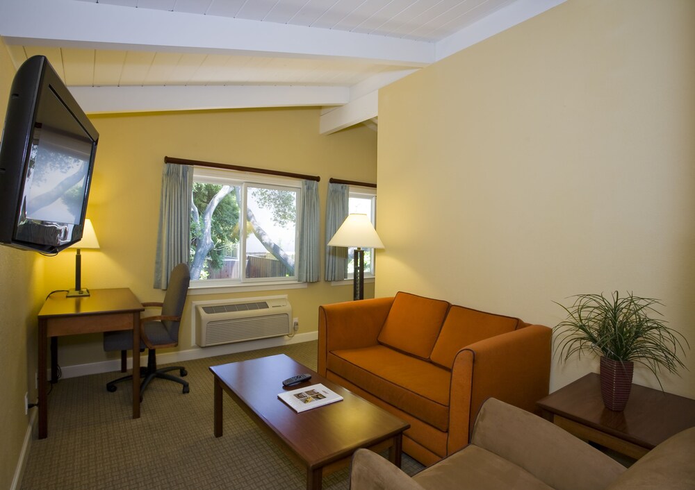 The Cottages Hotel - photo 13