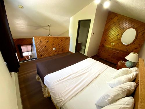 Woodlands Inn & Suites - photo 54