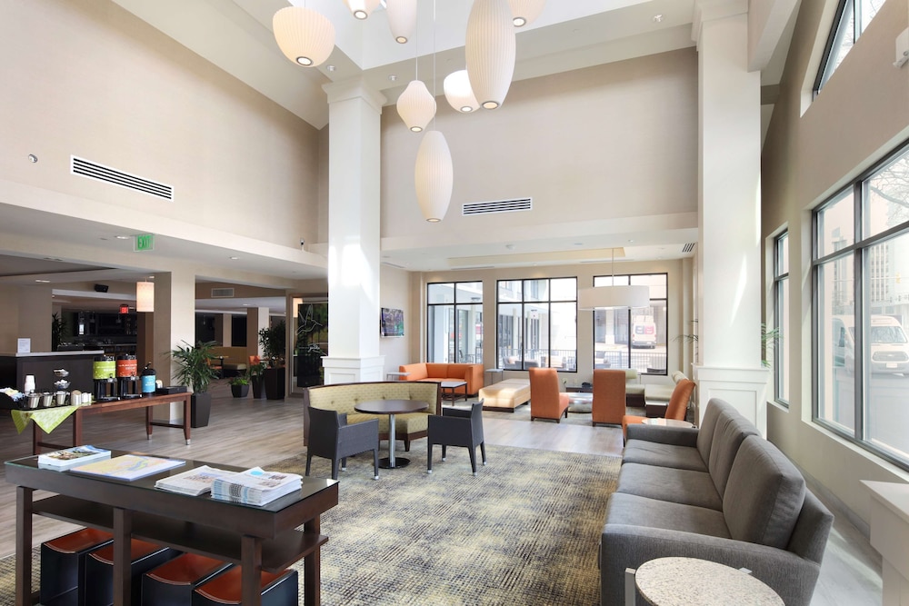 Hilton Garden Inn Reagan National Airport - photo 4
