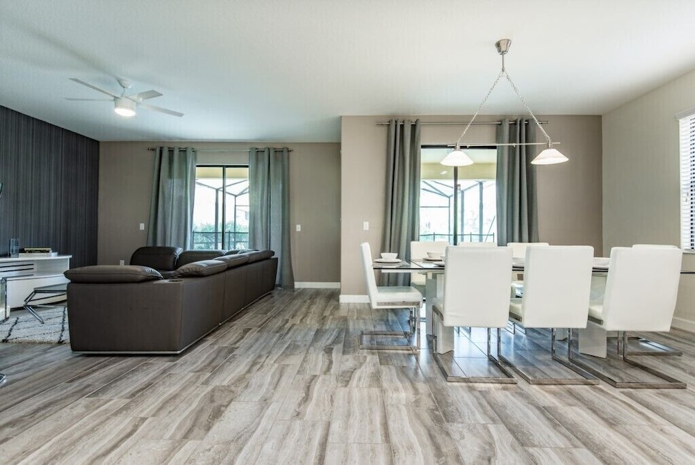6 Bdrm 5 Bath in Solterra Resort - photo 11
