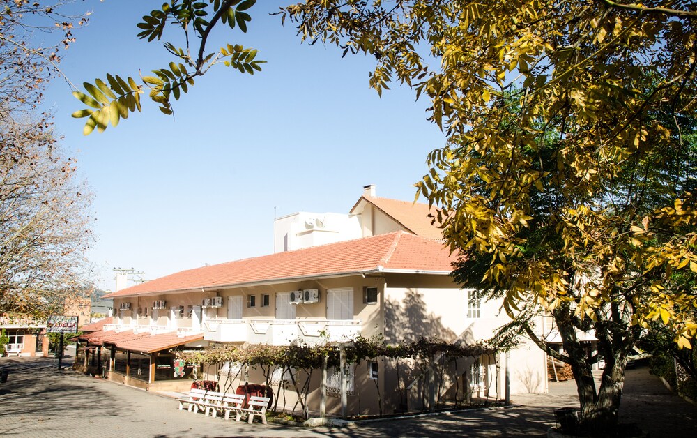 Dona Adélia Hotel e Restaurante — hotel in Flores Da Cunha