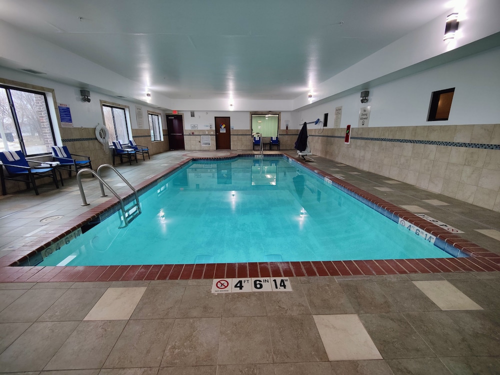 Holiday Inn Express Waterloo Cedar Falls by IHG - photo 16