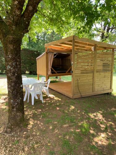 Cop'campétoiles - carbon neutral hotel in Unknown City