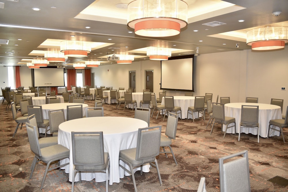 Holiday Inn Windsor Wine Country by IHG - photo 21