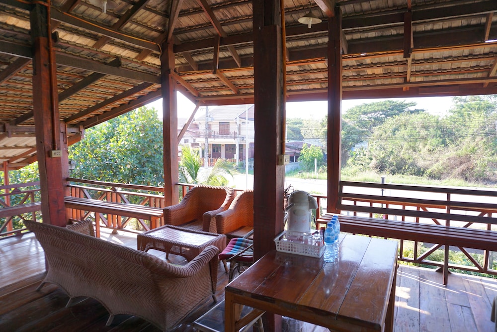 Baan Thai Samuckee Chiangkhan in Chiang Khan, Thailand