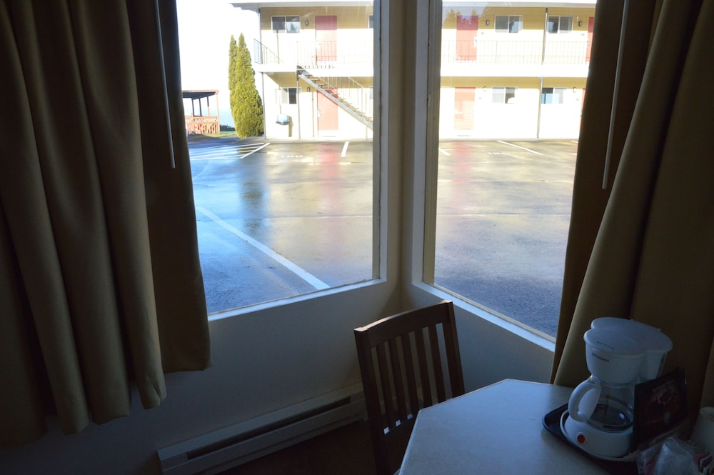 Astoria Crest Motel - photo 50