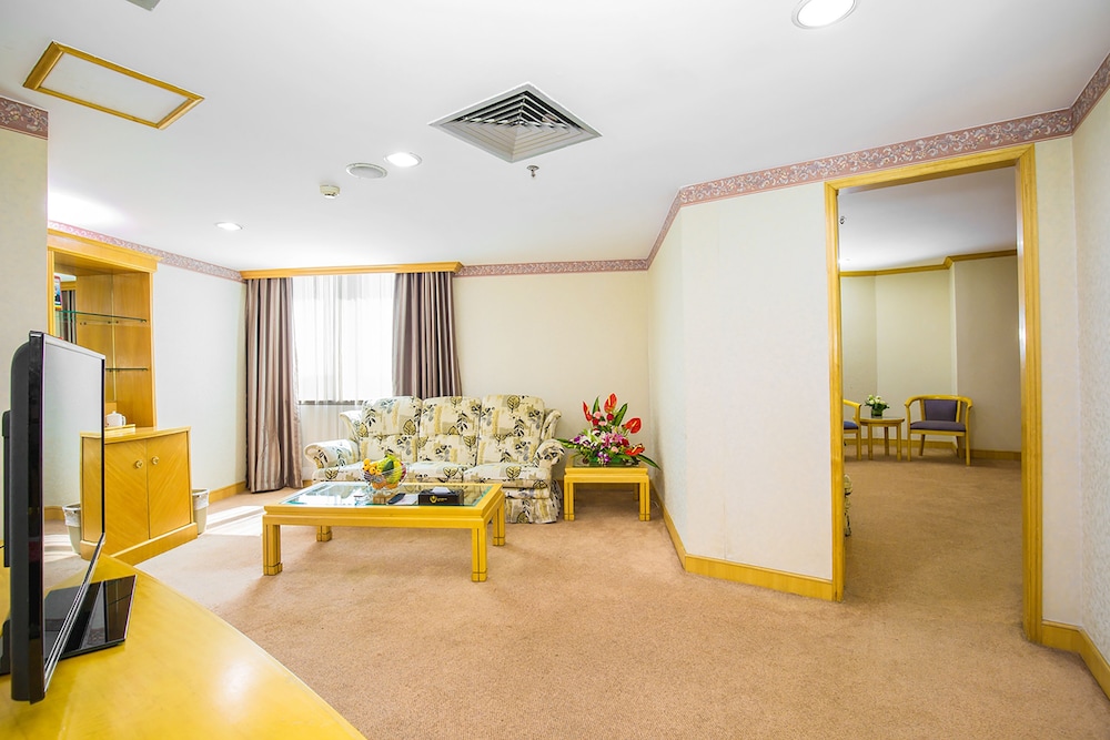 Guangzhou New Century Hotel — 4-Star Luxury Hotel in Guangzhou, People's Republic of China