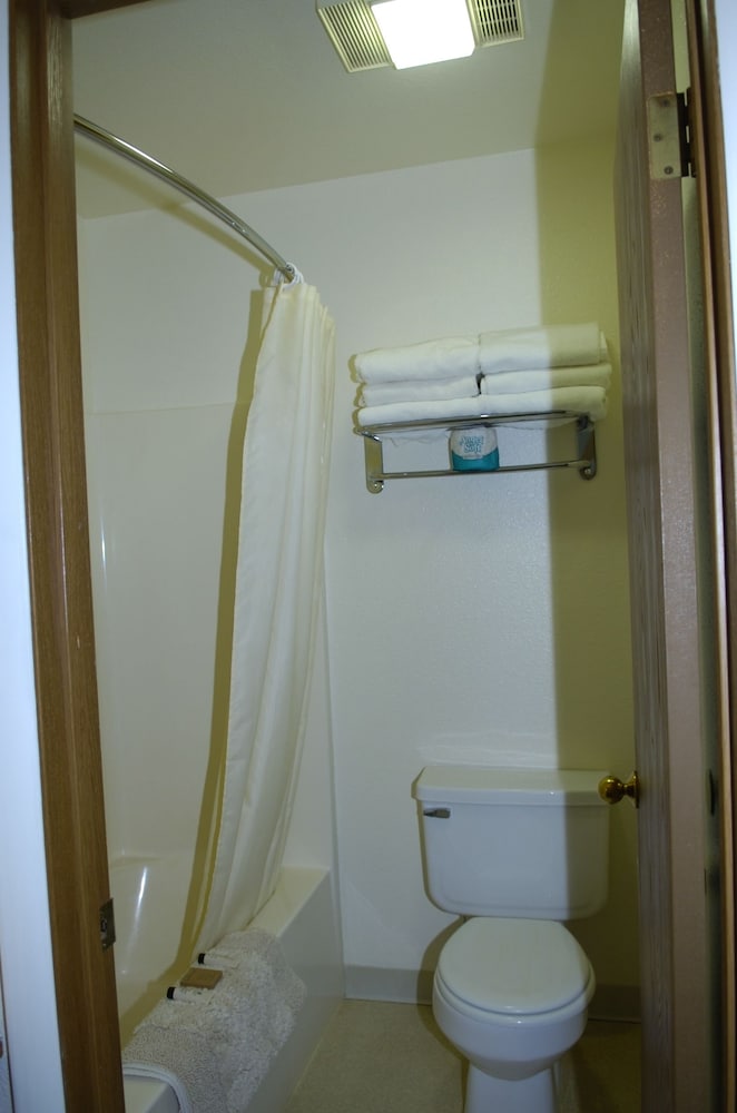 Trout Montana Motel - photo 21