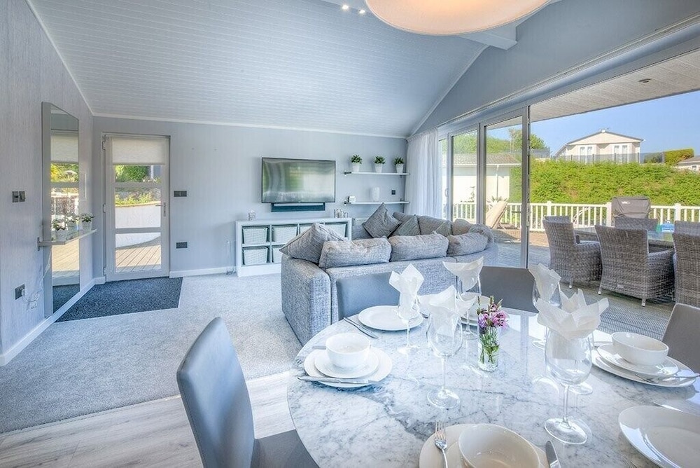 The Warren Q4 - last minute hotel in Pwllheli