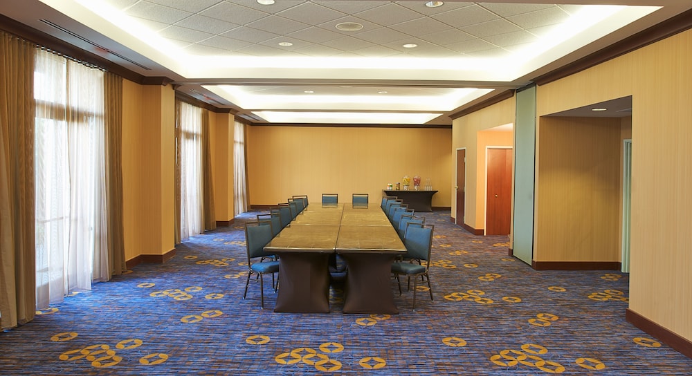 Courtyard by Marriott Louisville Airport - photo 32