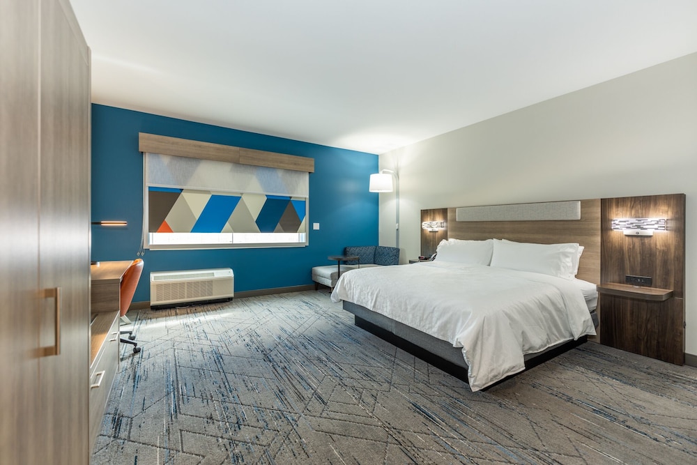 Holiday Inn Express & Suites Charlottesville by IHG - photo 28