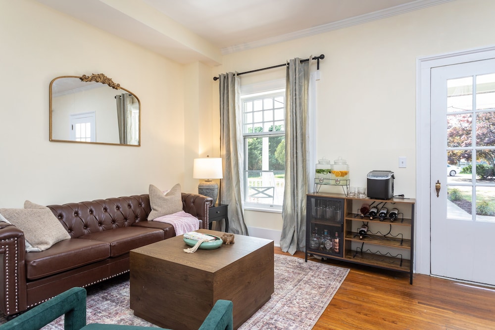 The Legacy Inn - photo 4
