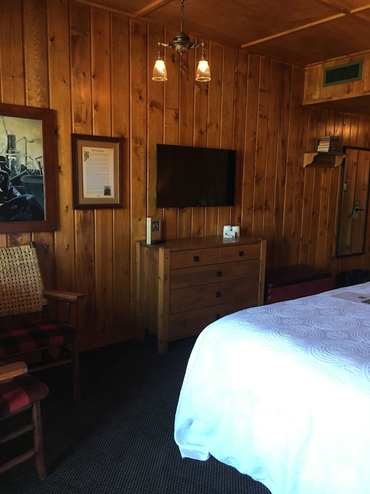 McMenamins Kalama Harbor Lodge - photo 14